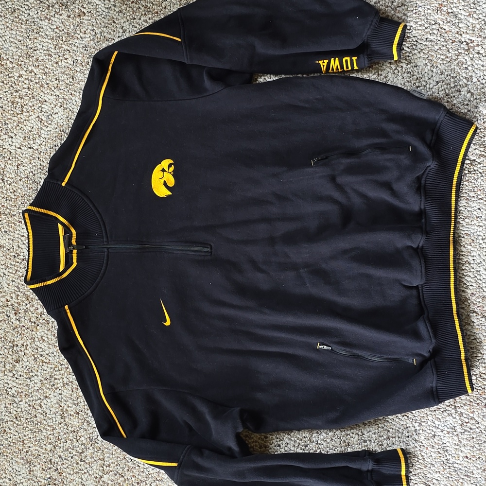 Men's Nike Iowa Hawkeye 1/4 Zip Long Sleeve Sweatshirt